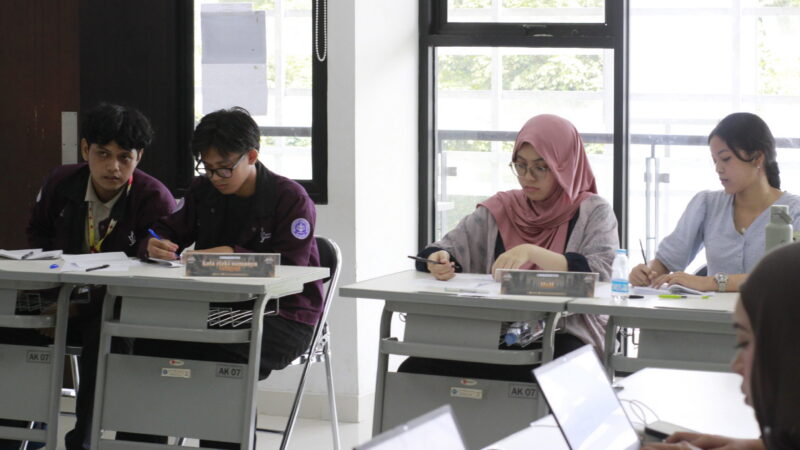 Adu Argumentasi dan Kolaborasi Mahasiswa Warnai Semifinal dan Final Debat IPB Excellence Challenge 2026
