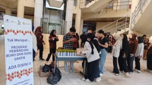 Tingkatkan Energi Mahasiswa, IPB University Kembali Gelar Program Susu dan Buah Gratis 2026