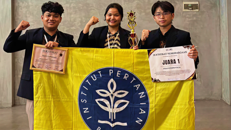 Sabet Podium Utama, Delegasi Mahasiswa IPB University Raih Juara 1 Essay Competition DEMAND 7.0 di Universitas Jambi