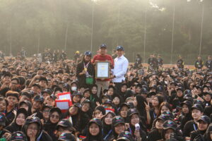 4.300 Mahadipta Nabhaskara Torehkan Rekor MURI Lewat 74 Formasi di Gelora IPB